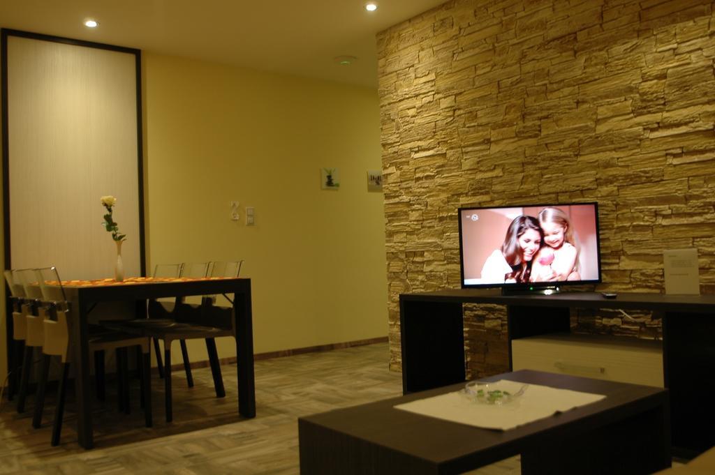 Apartments Viktor براتسيلافا الغرفة الصورة